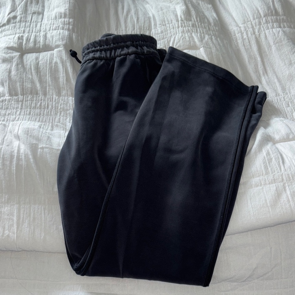 black lululemon softstreme pants 31" inseam size 4